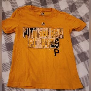 Boys size S Pittsburgh Pirates t-shirt